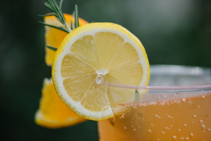 Iced hibiscus tea with lemon slices